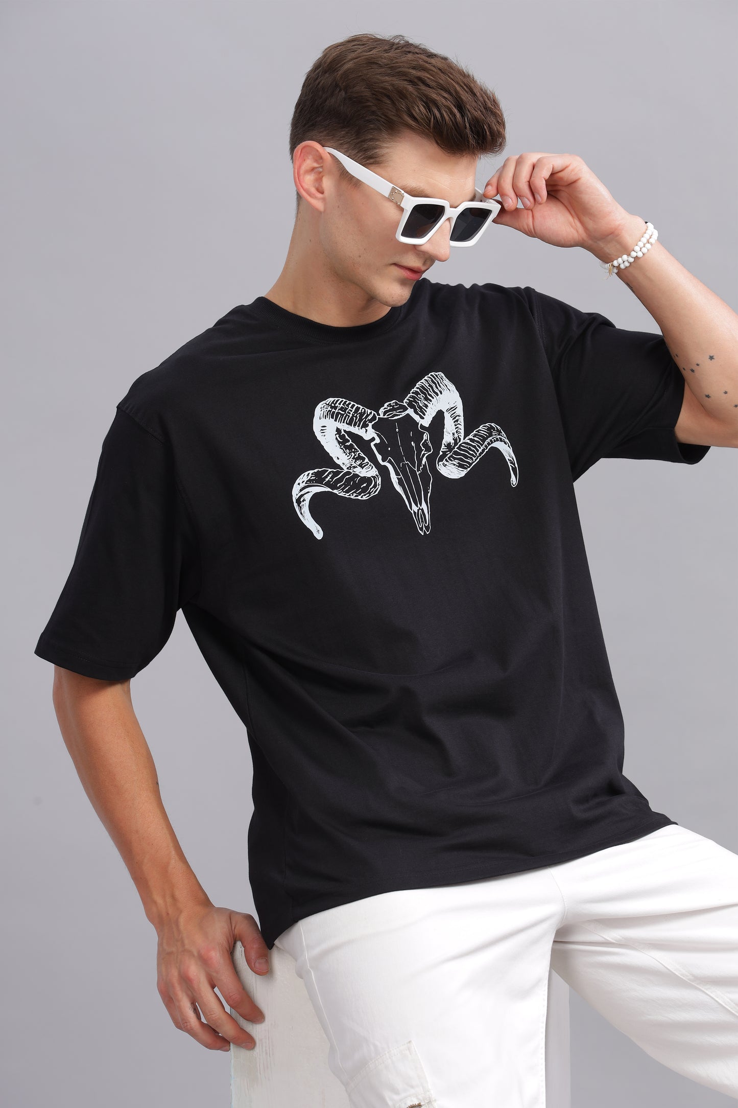 Unisex Oversized T-shirt / Goat