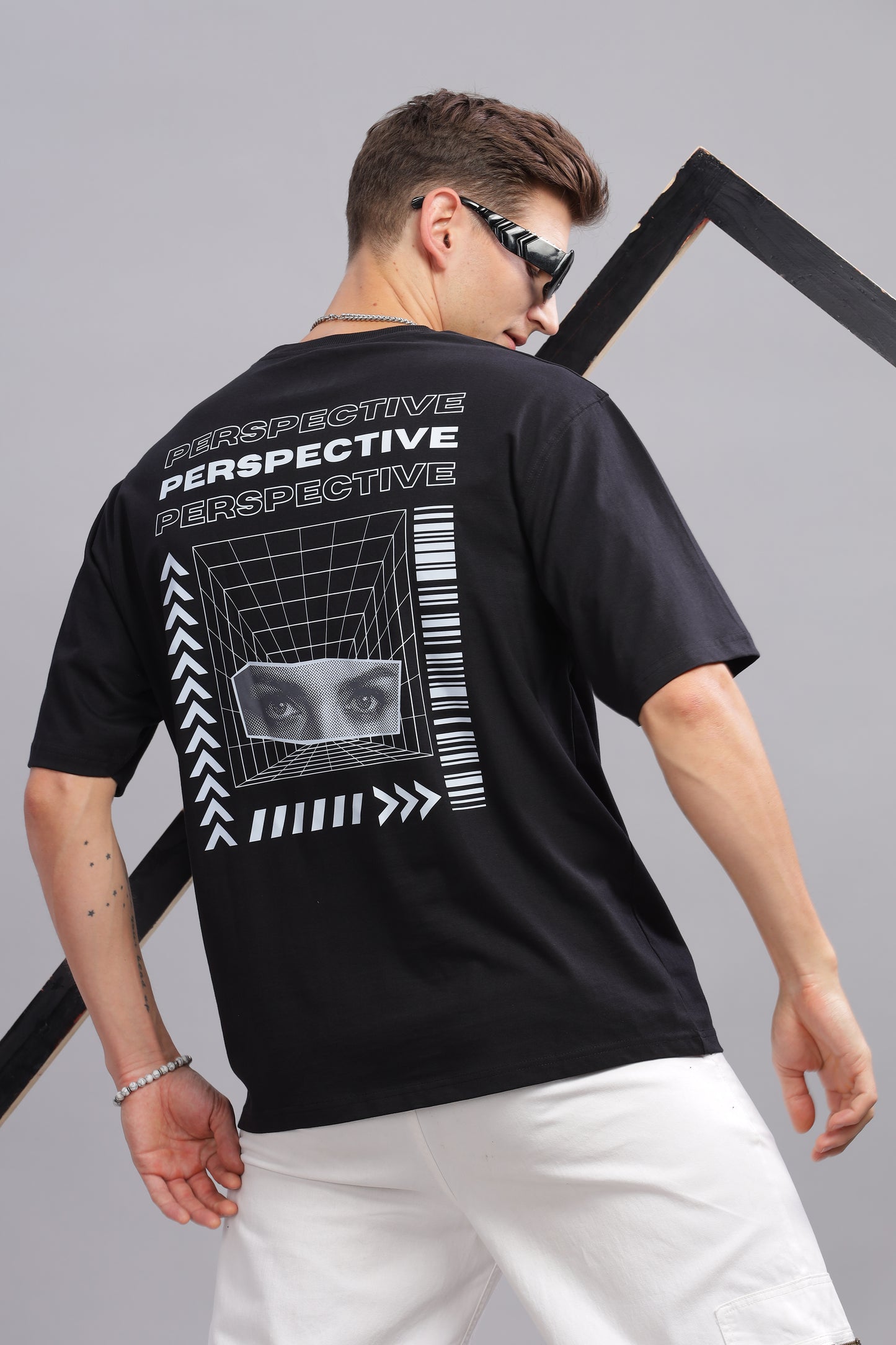 Unisex Oversized T-shirt / Perspective